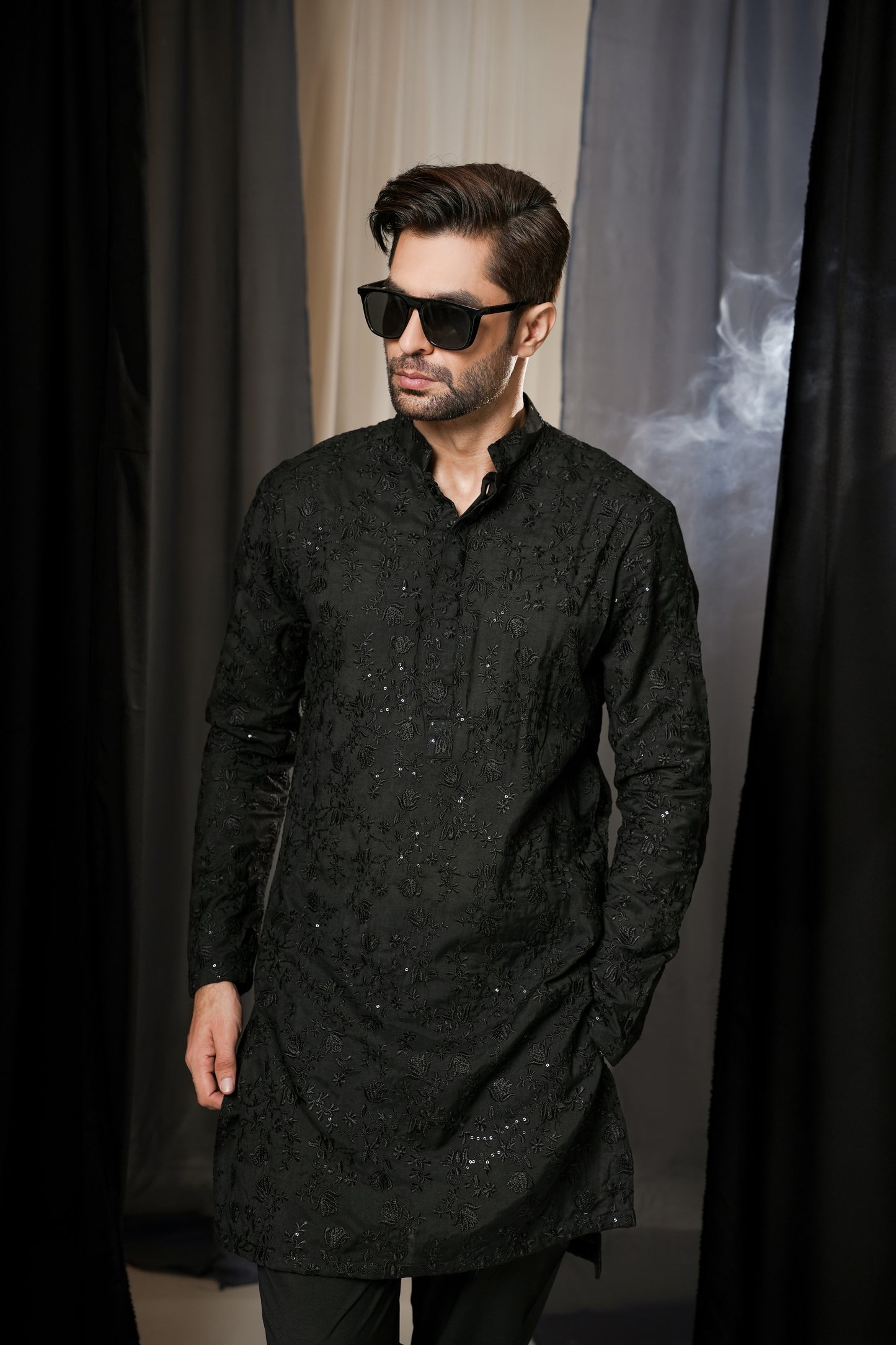 BLACK EMBROIDERED KURTA TROUSER