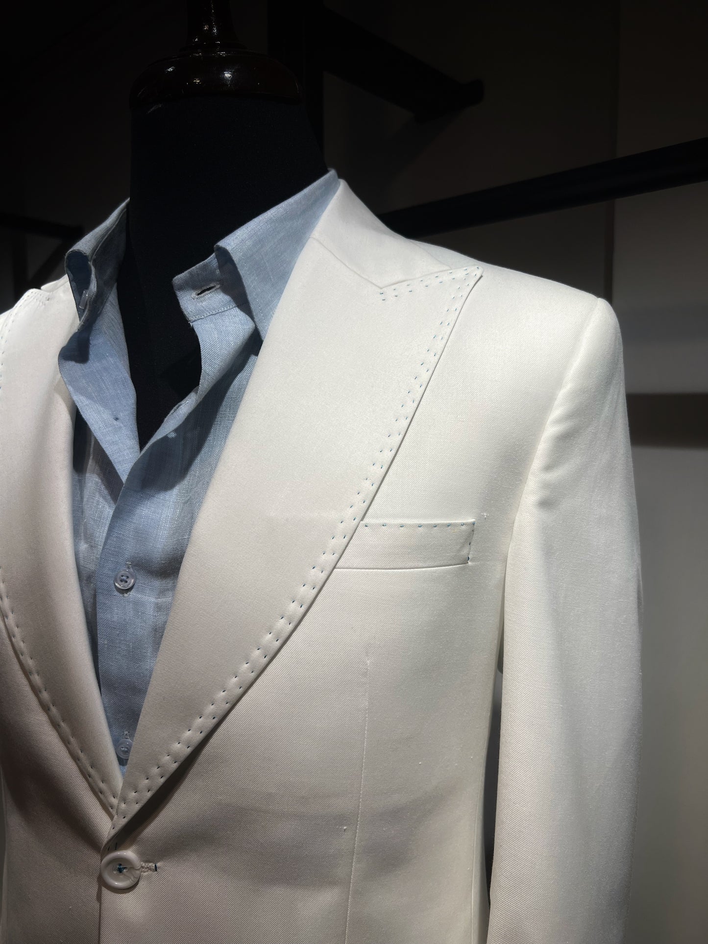 CREAM WHITE SUIT