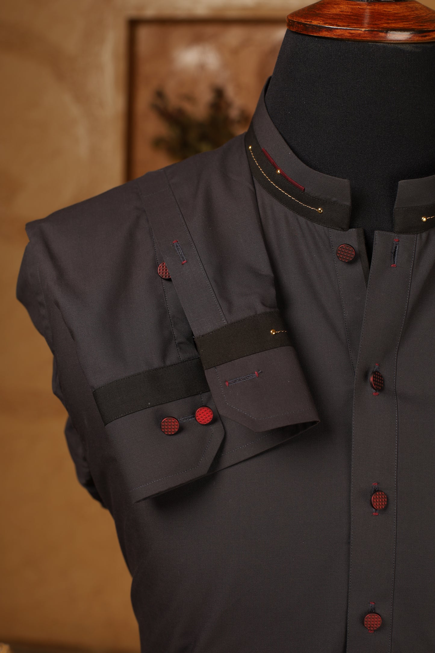 Grey Mandarin Pinned Collar