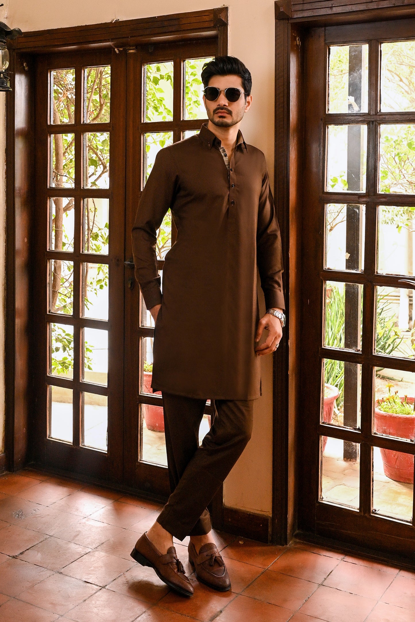 Brown Textured Classic Collar Kurta Trouser