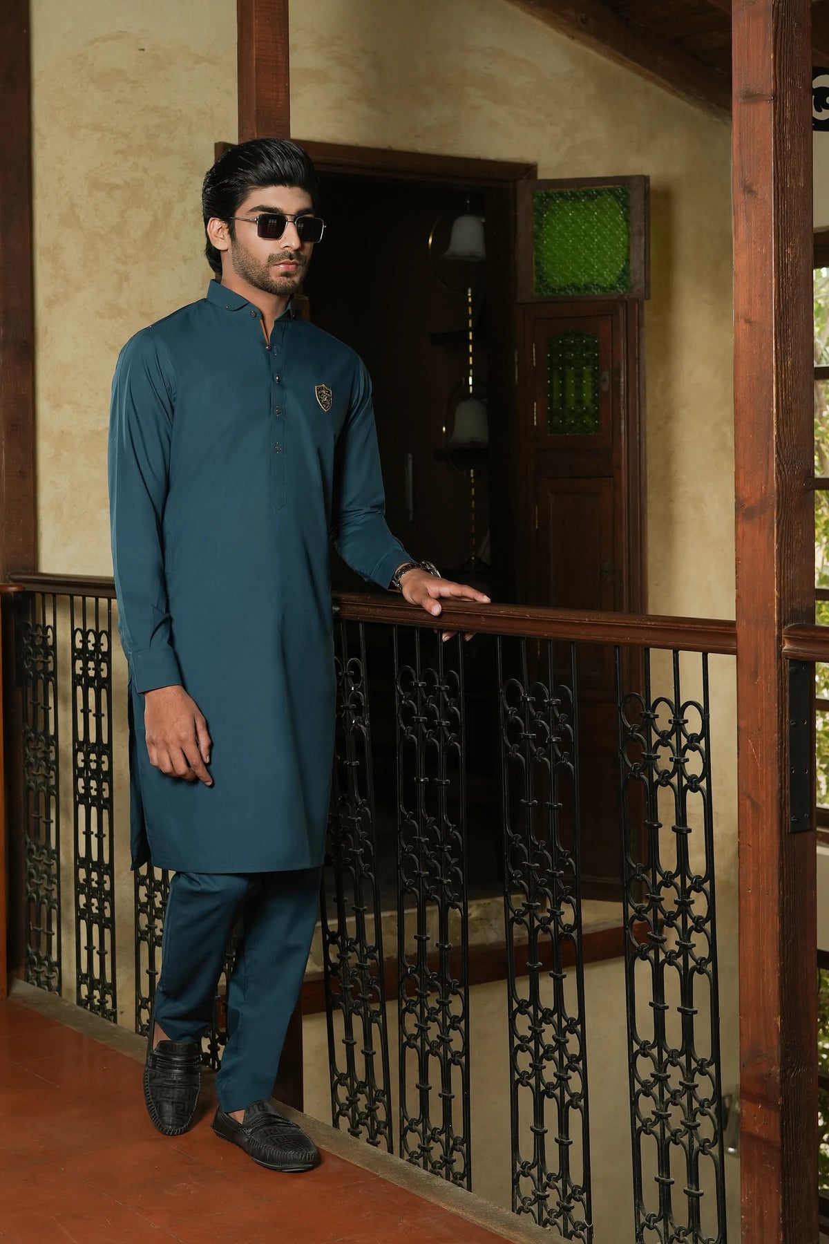 Emerald Green Pinned Collar