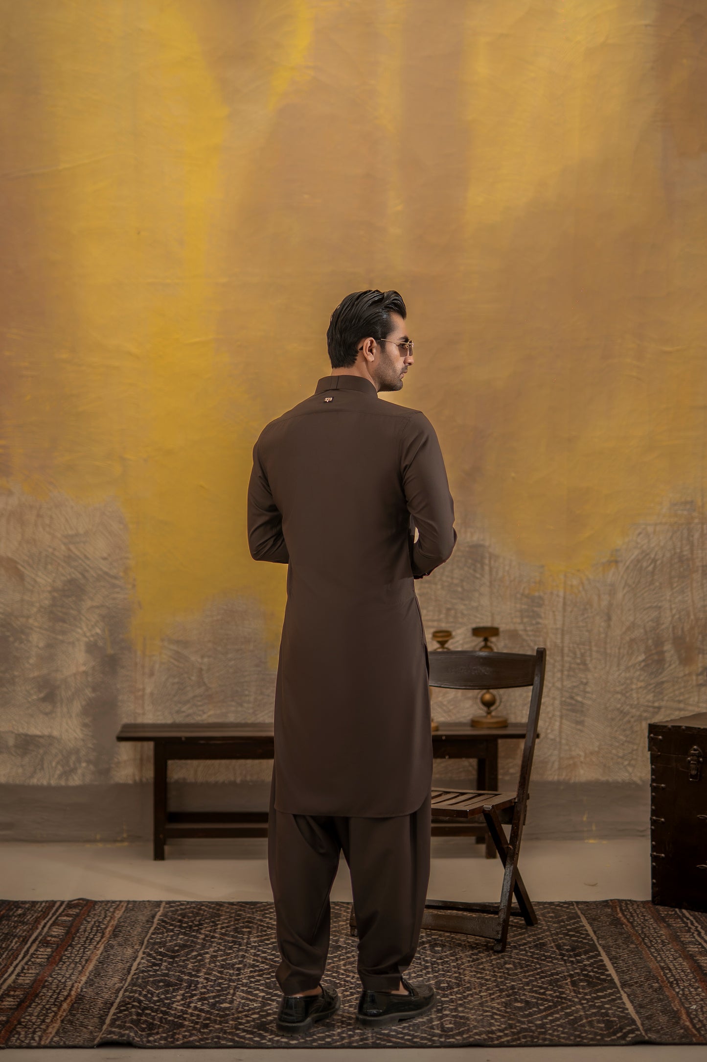 CLASSIC COLLAR SHALWAR KAMEEZ
