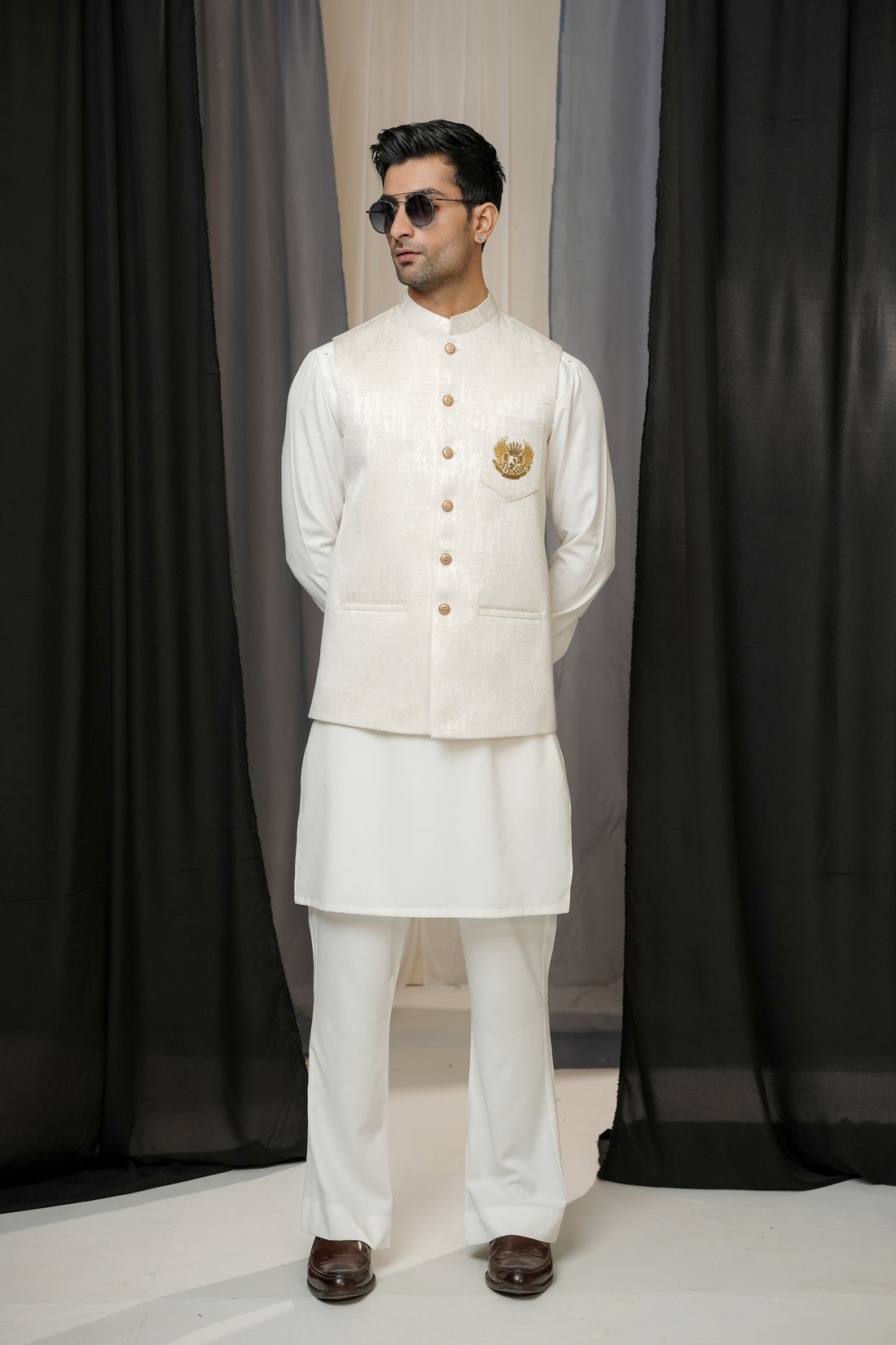 CREAM WHITE WAIST COAT