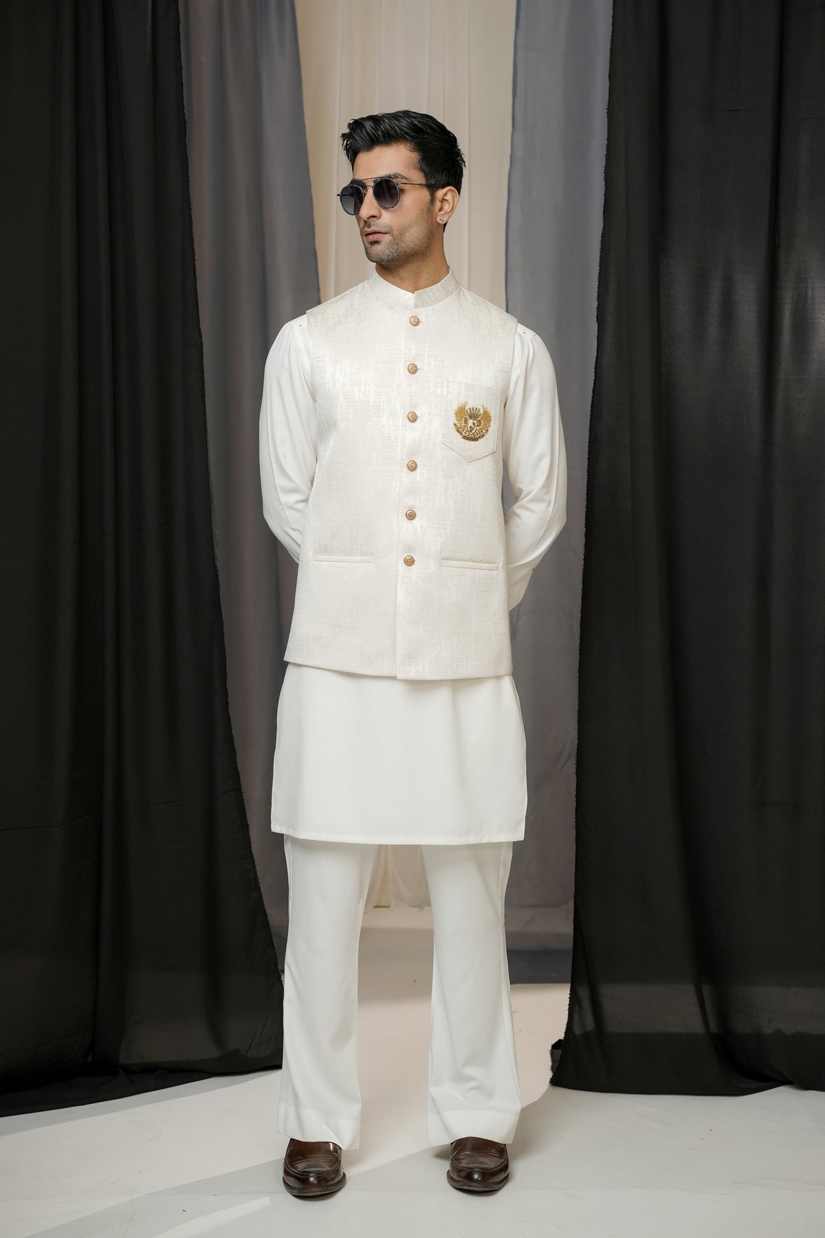 CREAM WHITE WAIST COAT