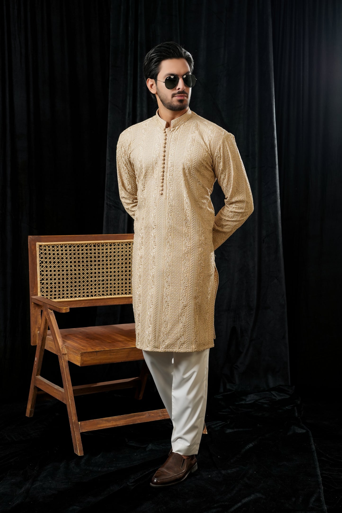 IVORY EMBROIDERED KURTA TROUSER
