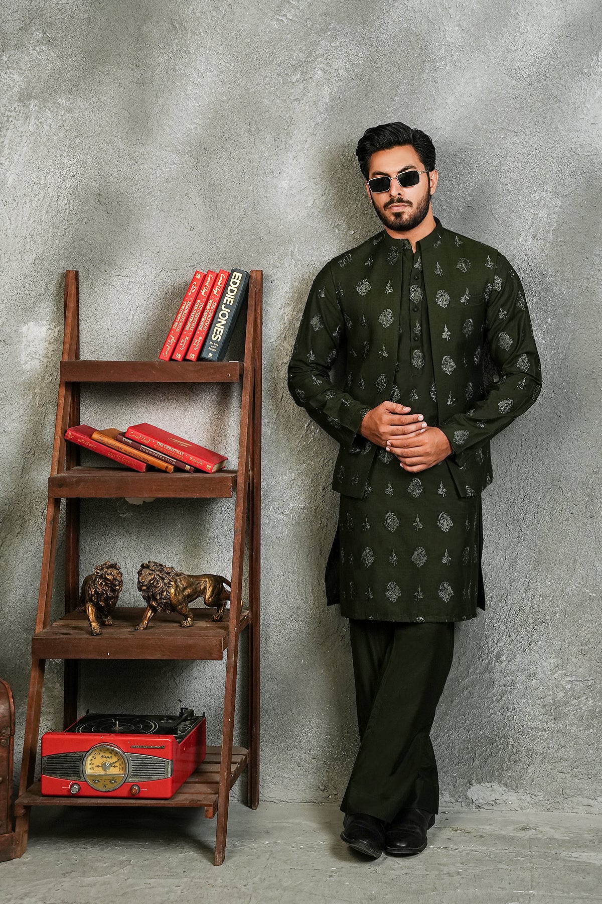 DEEP GREEN EMBOIRDERED KURTA TROUSER