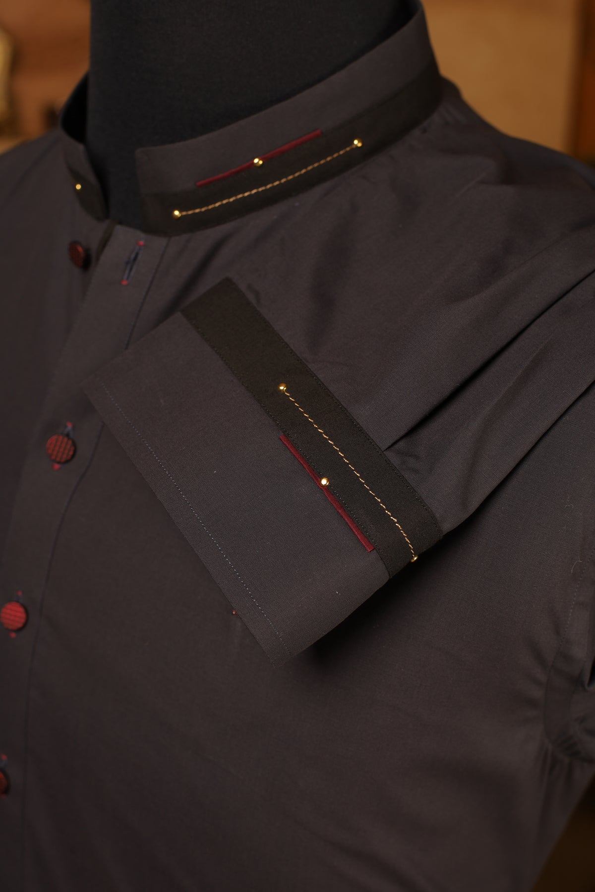 Grey Mandarin Pinned Collar