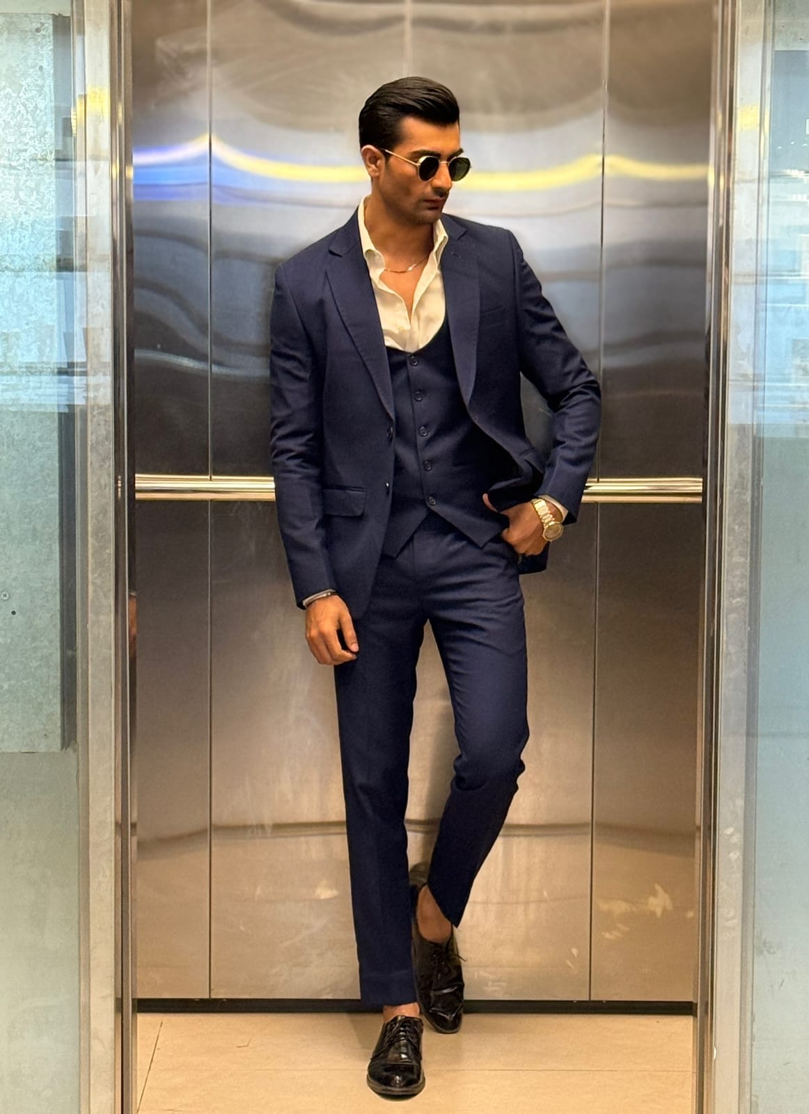 BLUE THREE PIECE SUIT