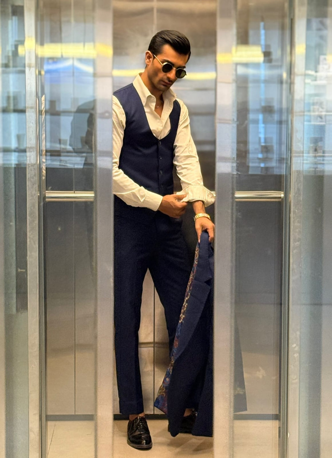 BLUE THREE PIECE SUIT