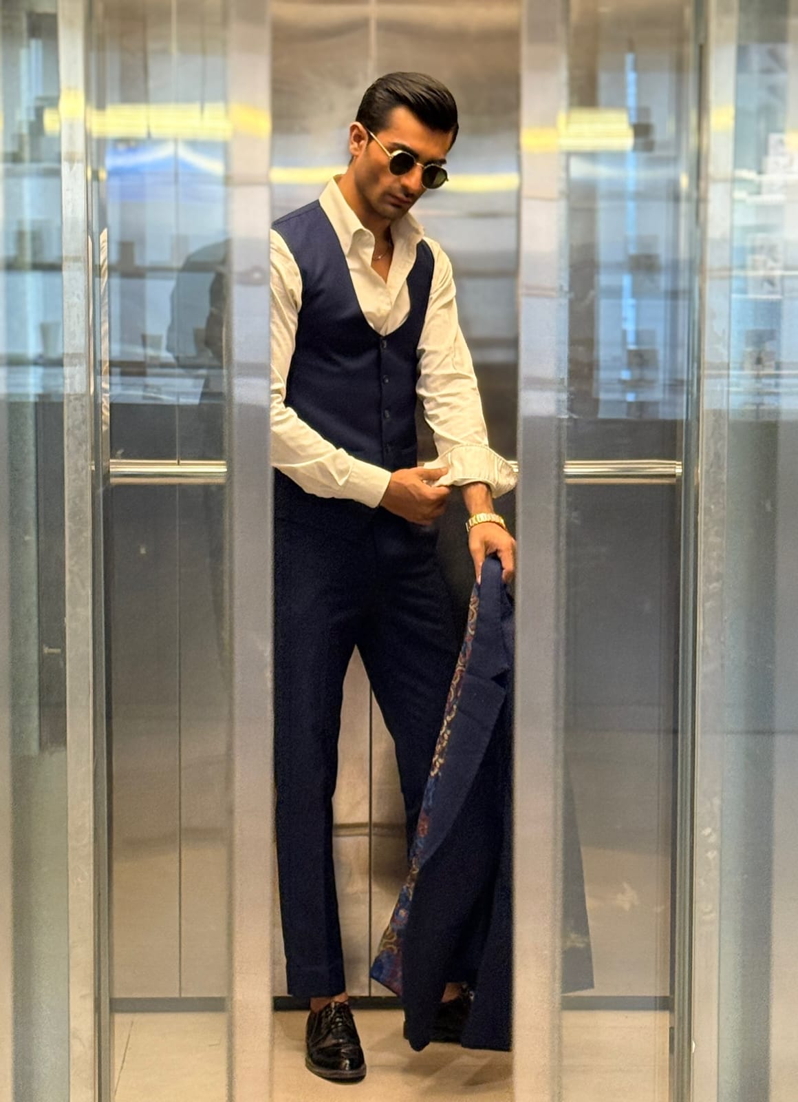 BLUE THREE PIECE SUIT