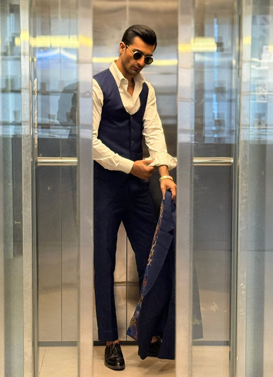 BLUE THREE PIECE SUIT